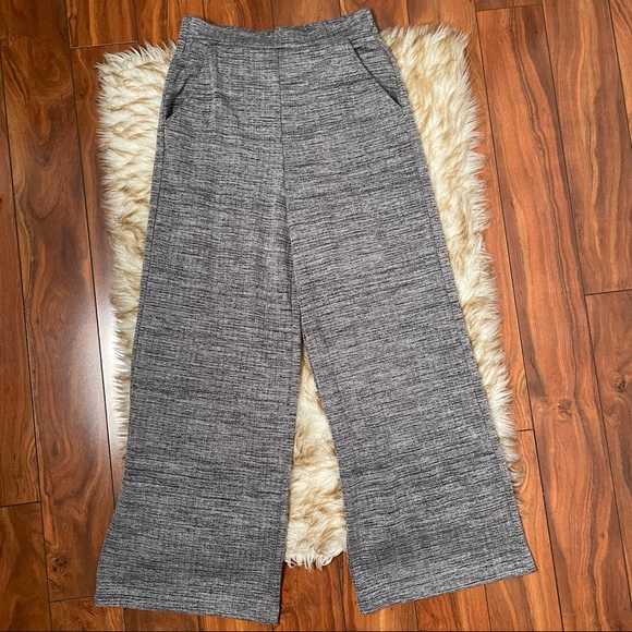 Banana Republic wide leg knit pants - Picture 4 of 8